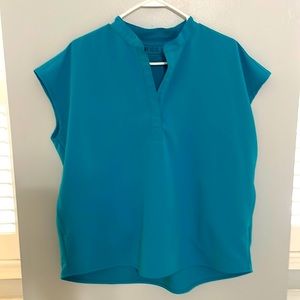Women’s Figs Raphaela Scrub Top Medium M in Teal